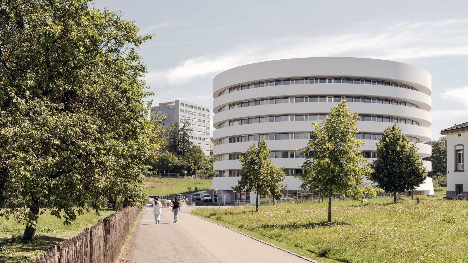 Das neue Gebäude für die pädiatrische Forschung, von der Psychiatrischen Universitätsklinik aus gesehen. (Foto: Maris Mezulis)